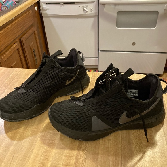Nike PG 4s - Picture 3 of 4